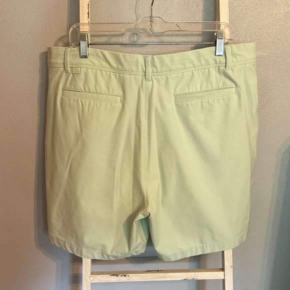 Men’s VRST Pastel Green Stretch Shorts Size 40 - Picture 3 of 9